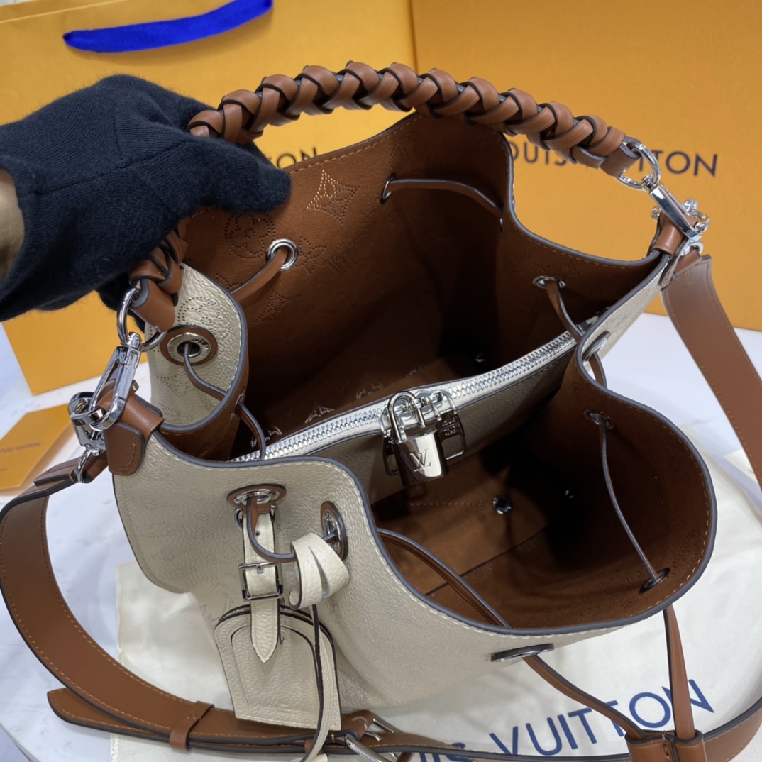 Louis Vuitton MURIA Bucket Bag Mahina Leather M55801 Cream